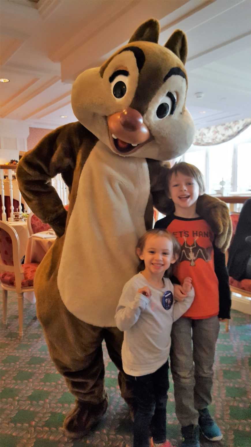 Charlie 7ans à Disneyland