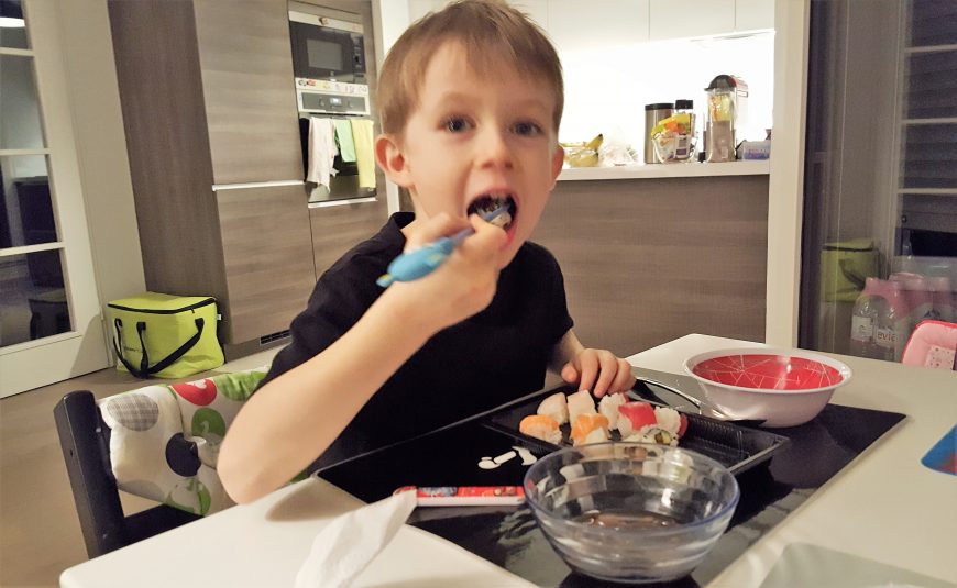 Charlie aime les sushis